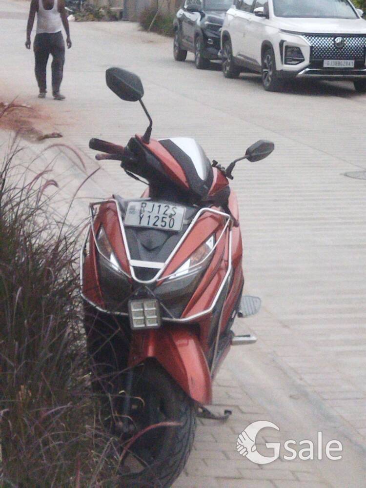 Honda grazia 125cc activa. 