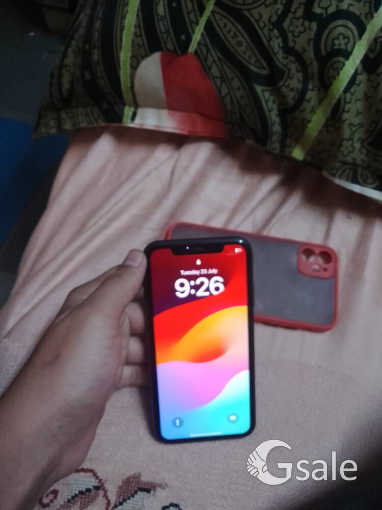 I phone 11 in original condition 