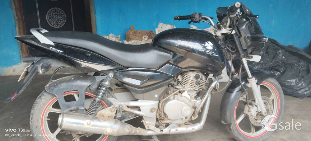 bajaj pulsar 150 