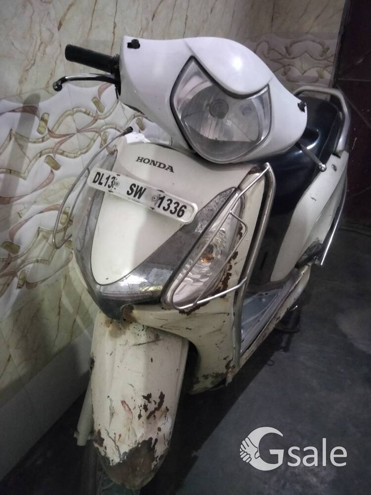 Honda Aviator ,,model 2018 ,,km,,,21000. chali huyi hai gadi 