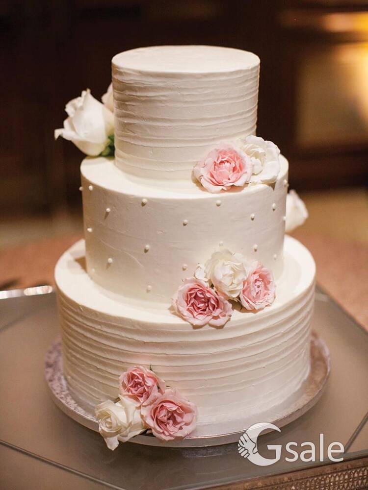 all types of cakes available and brownie cupcakes cookies chocolate dream cakes and pastries availab