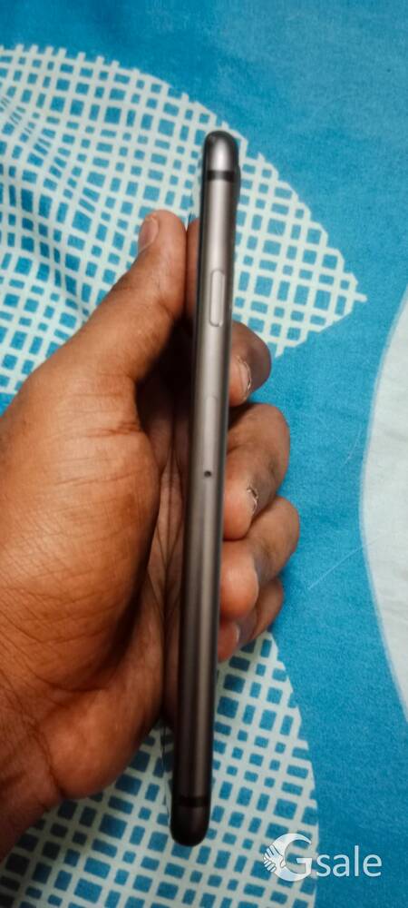iphone 8 with 64gb and 100% battery 