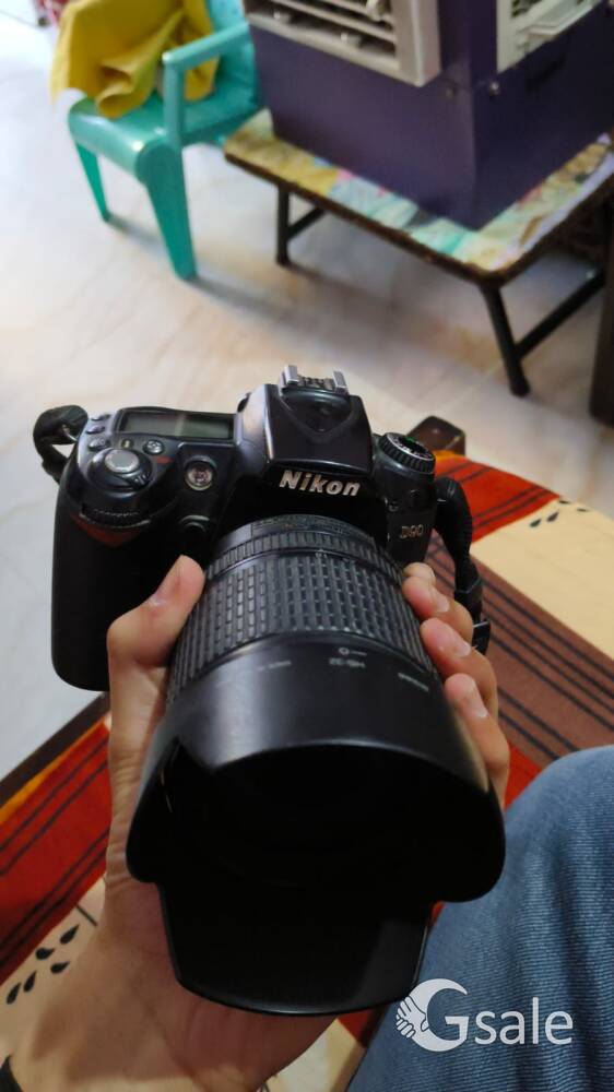 nikon DSLR D90 brand camra lence 18-105 charger 2 batrry 