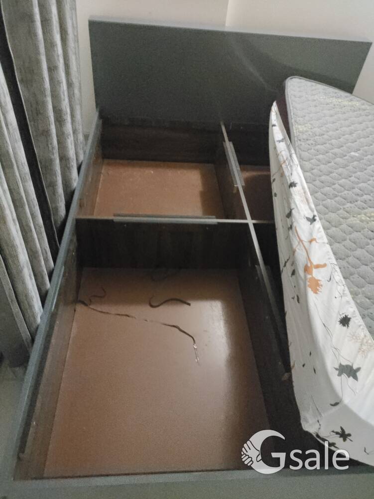queen size new storage bed