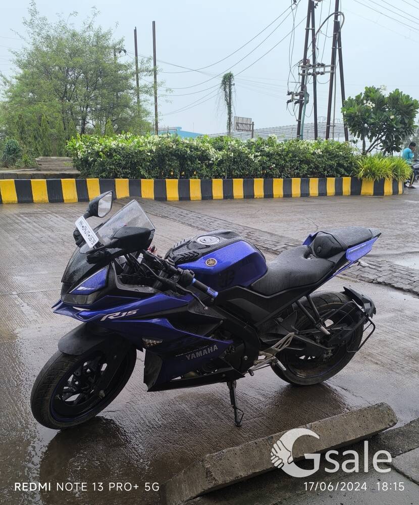 2018 end R15 v3 blue color 