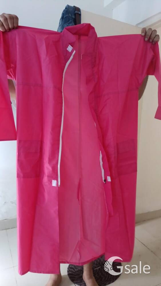 branded rain coat @350