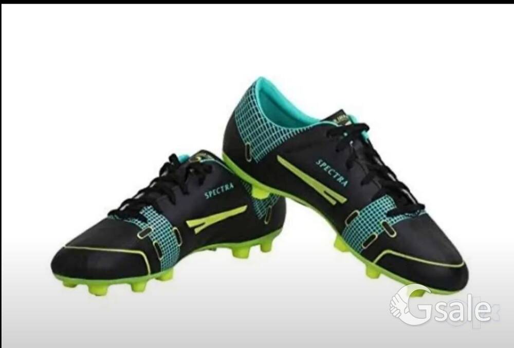 Mens football shoes 