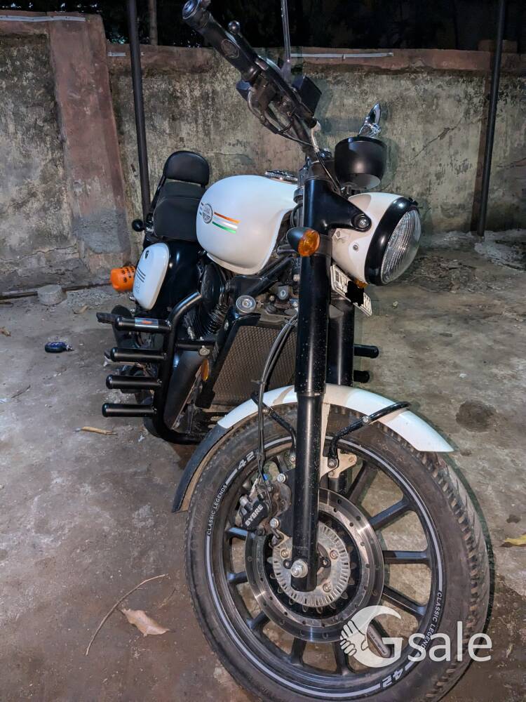 Jawa 42 2.1 white colour 