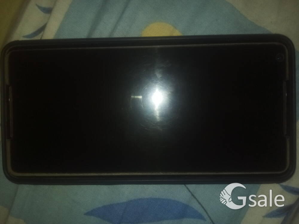 GOOGLE PIXEL 2 XL 4GB RAM AND 64GB STORAGE 