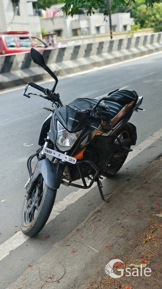Urgent sale HONDA Hornet 160R