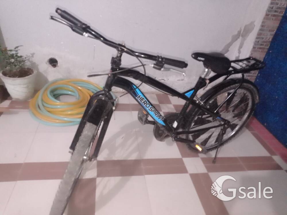 I am selling  hero sprint cycle boys