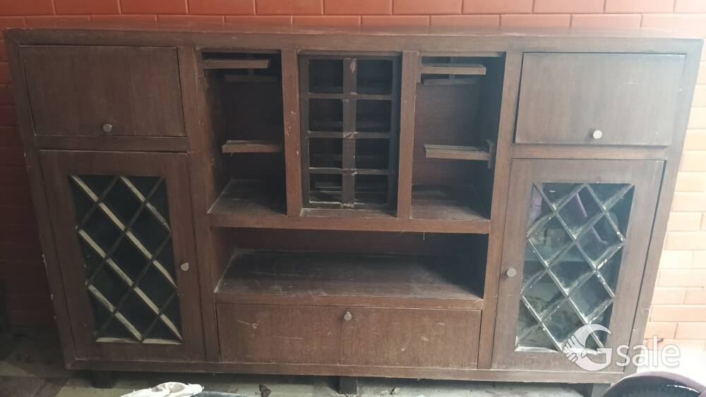 Wooden shocase 