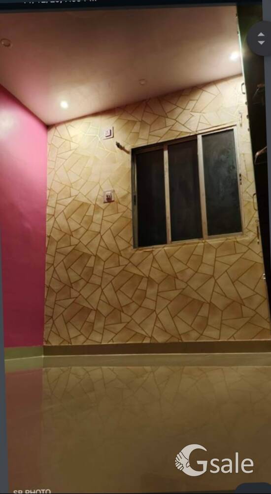 2bhk flat in picnic garden 13lac contact inbox me offer limited time