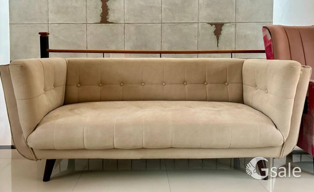 3 seater sofa in good condition for sale