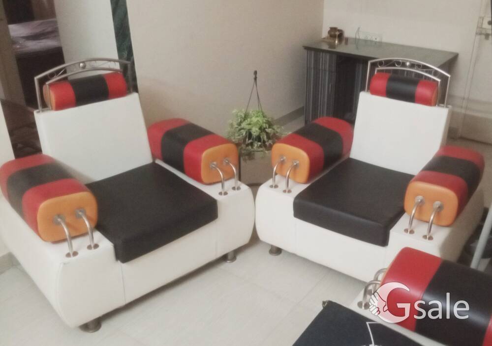 2 mini sofas