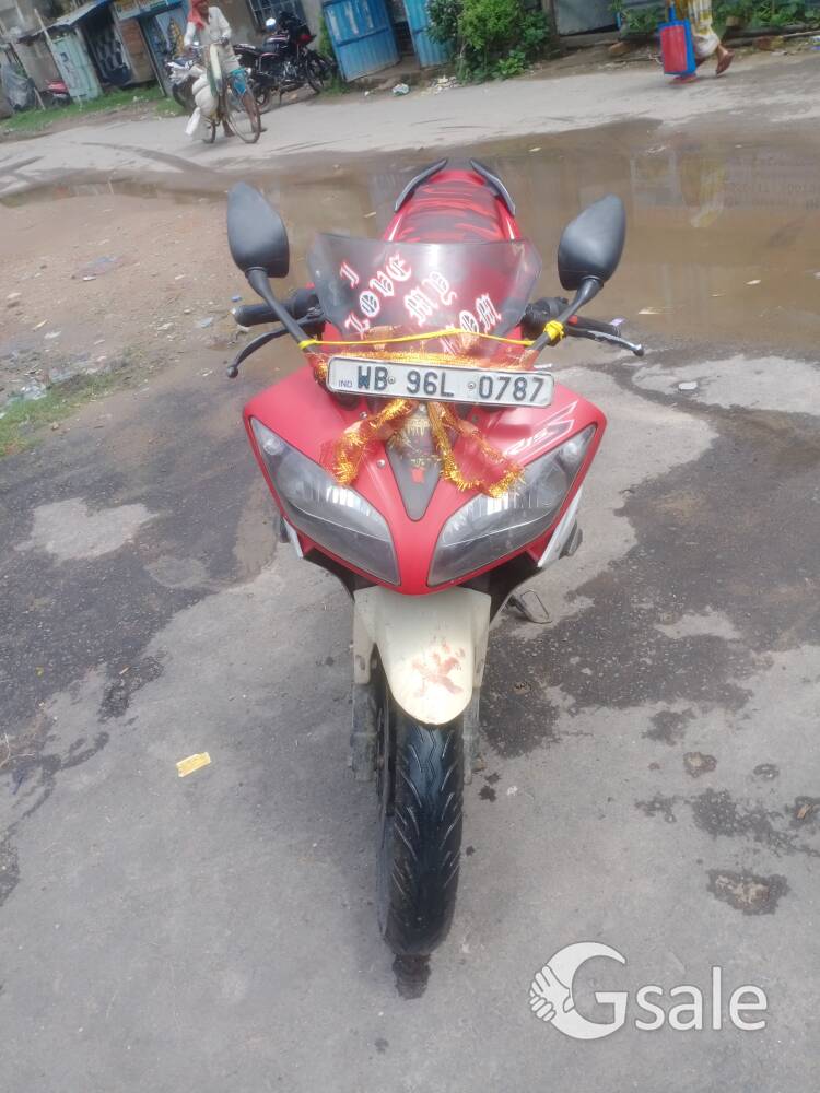 Yamaha r15s