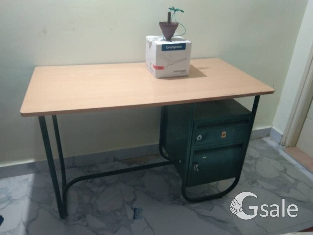 steel table 