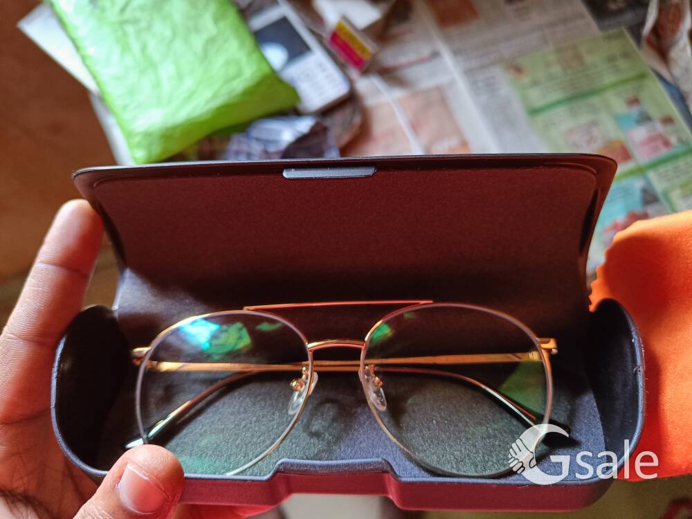 Eyeglasses 