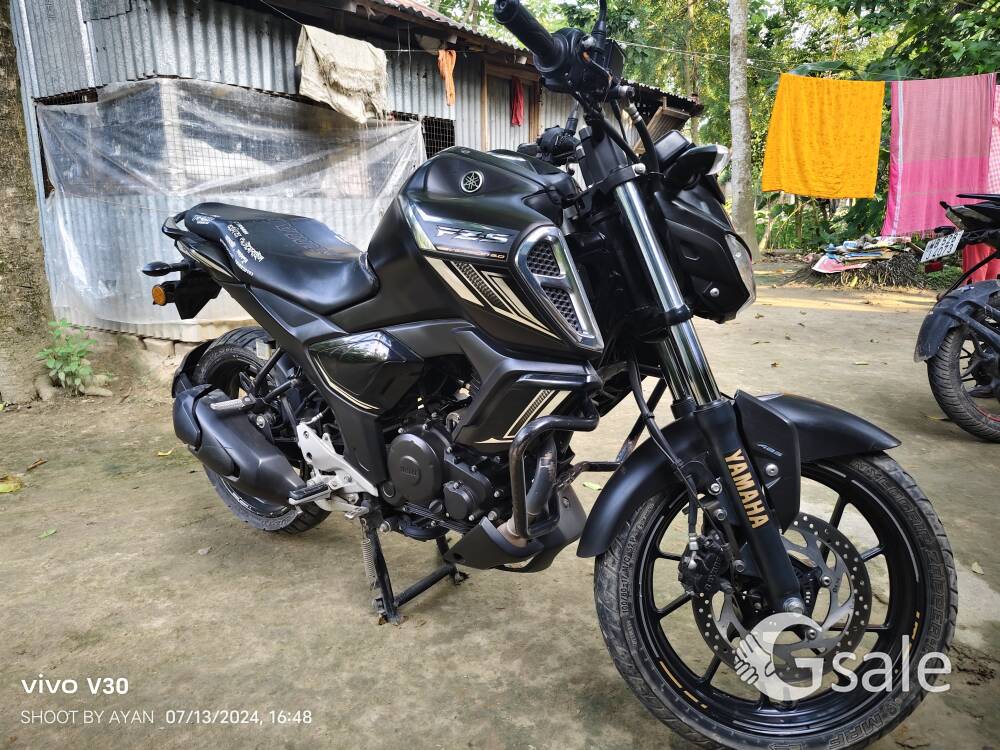 FZ V3 SELLING NEW CONDITION...