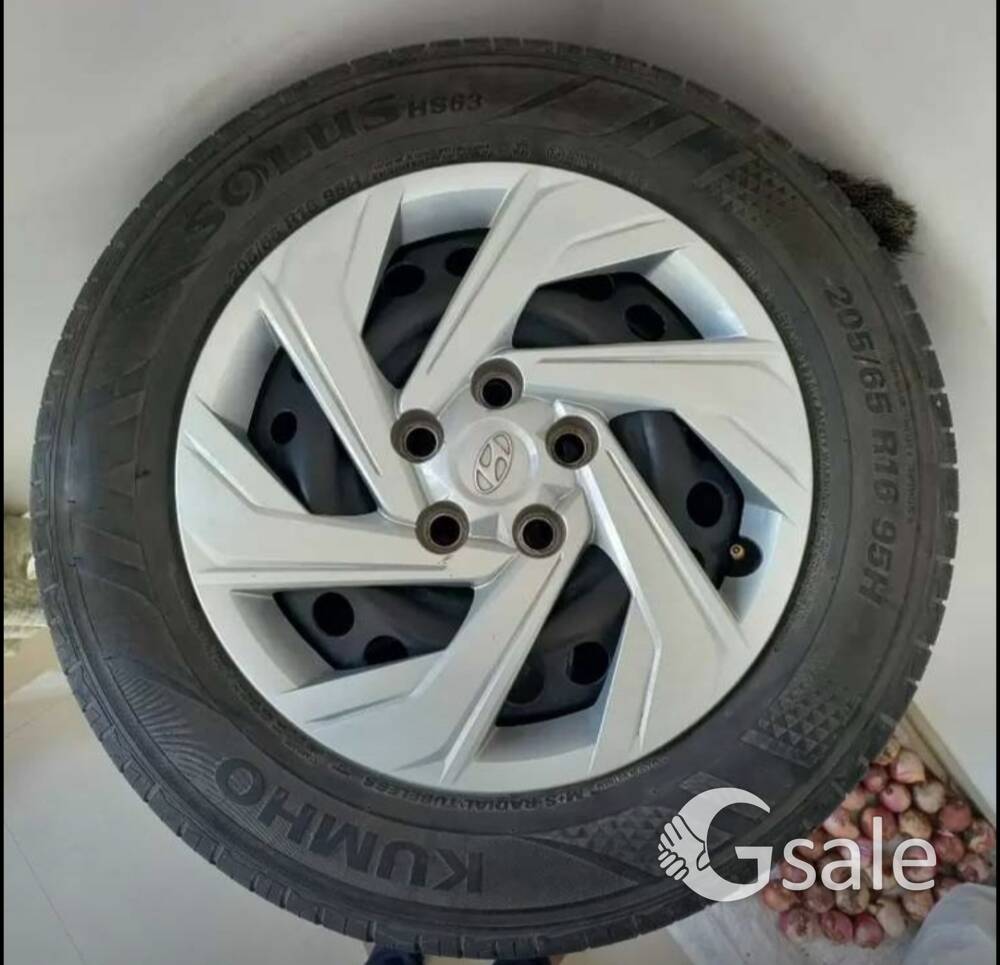 Creta 2020 Genuine 16 inch Tyres with Wheel Rims & Wheel Caps for sale