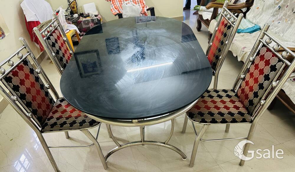 Dinning table with glass top