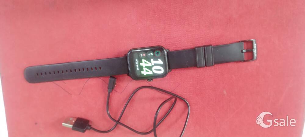 smart watch fire bolt with charger 