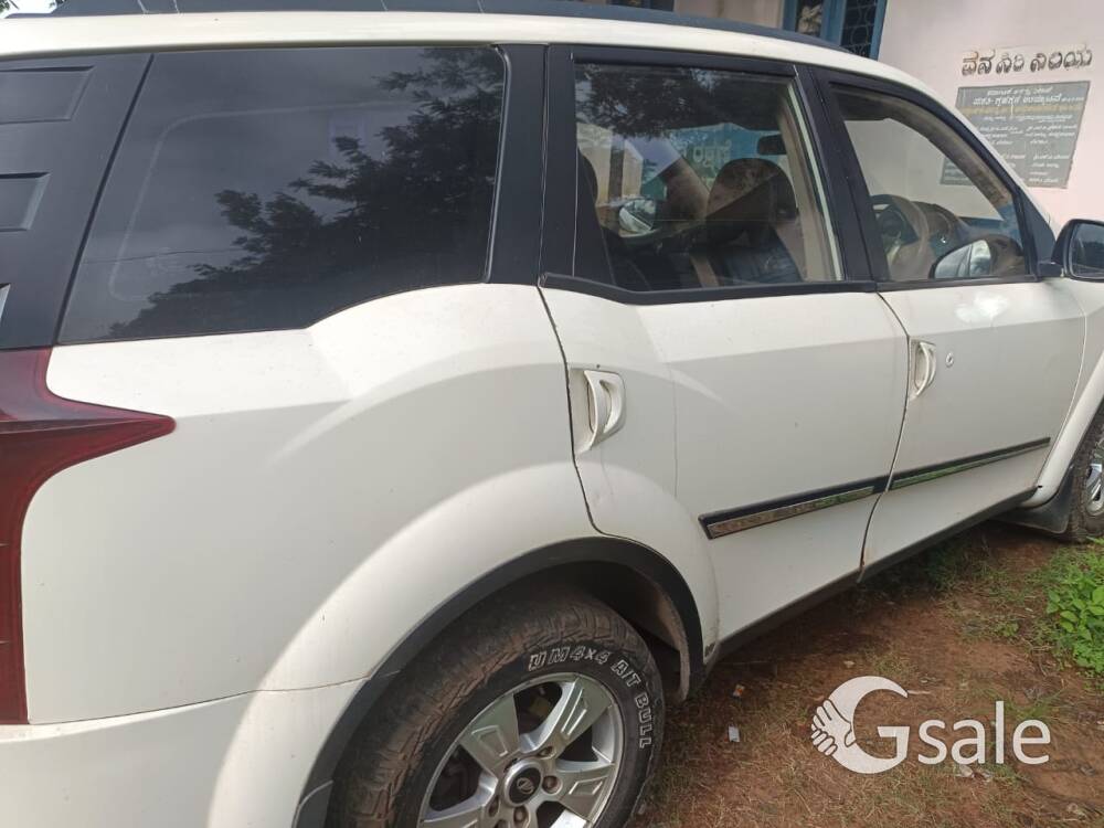 Mahindra XUV 500 w8 top model 2012 forth owner