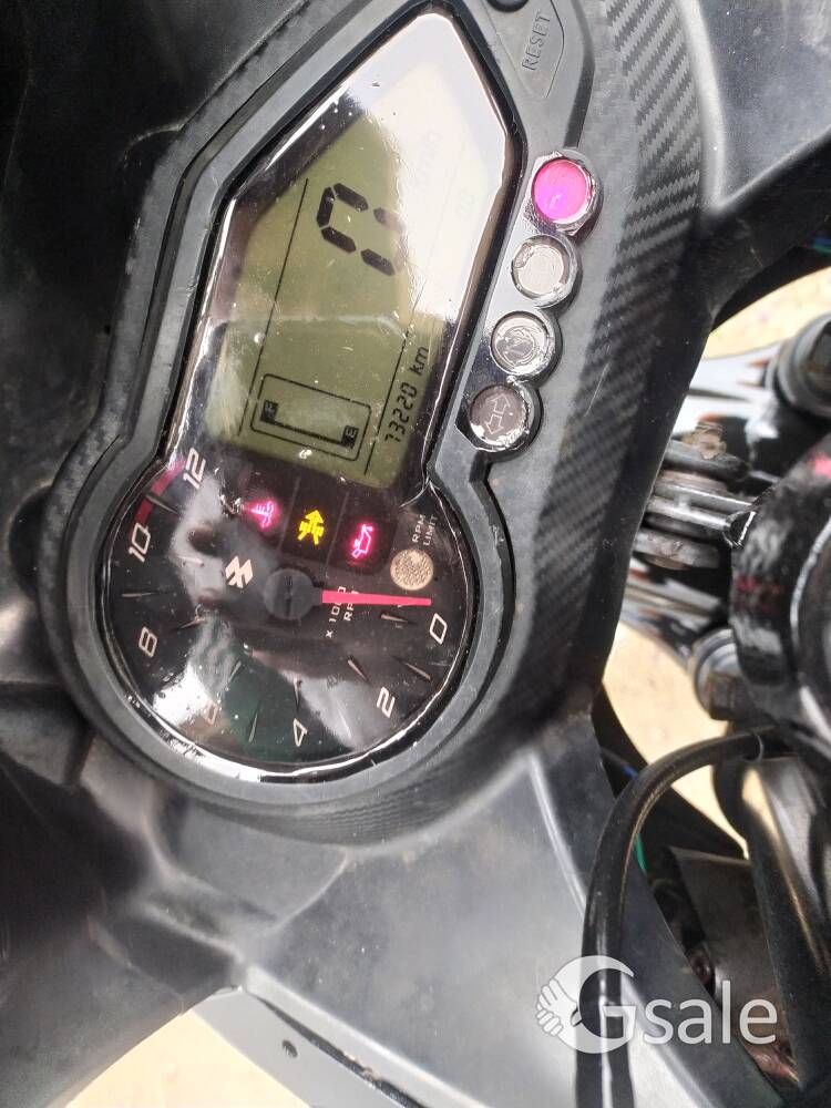 pulsar 220f