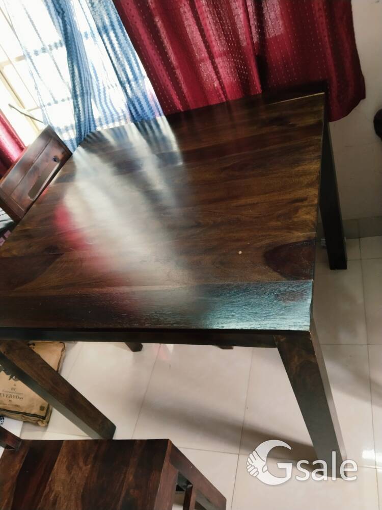 4 seater dining table 
