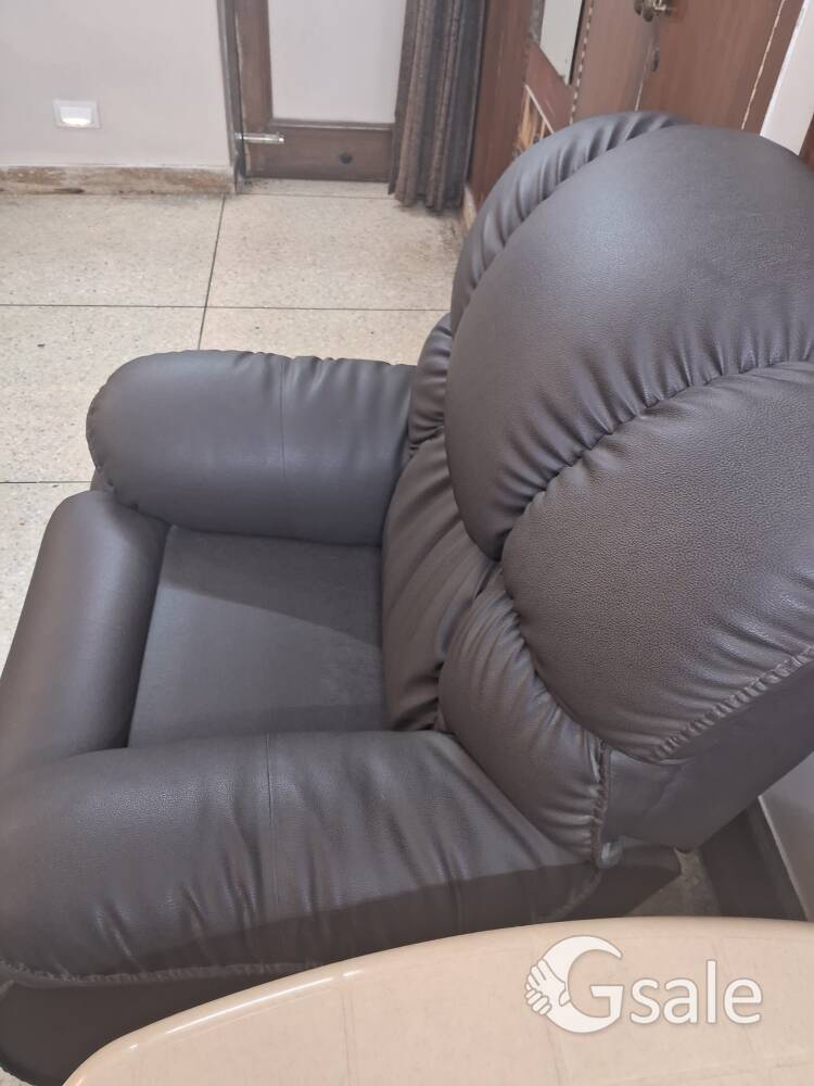 ICONIC LA-Z-BOY Dreamtime Leatherette Recliner (~ Friends)