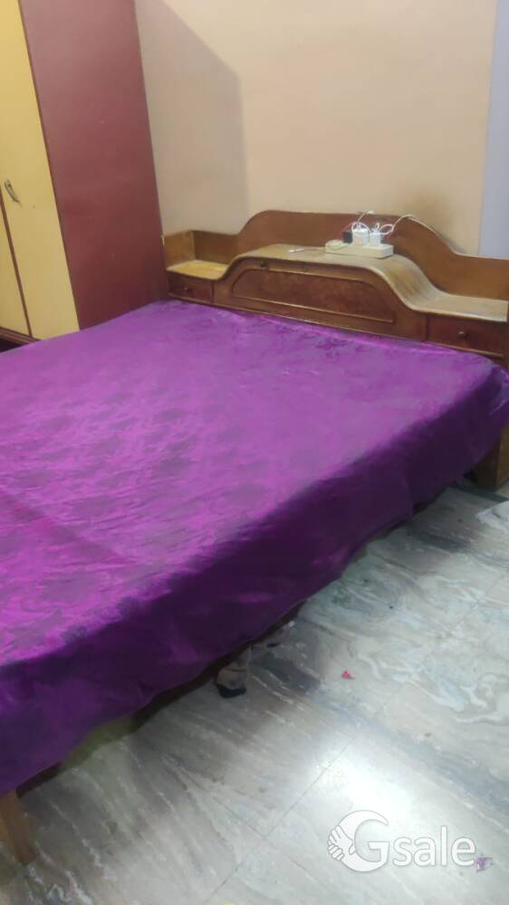 wooden bed with seesum wooden 