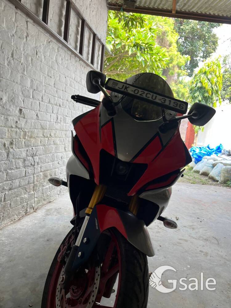 R15 v4 blue colour 