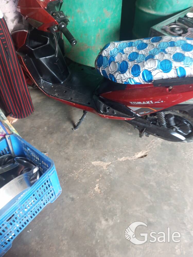Electric scooty 