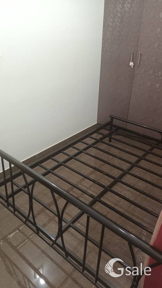 Iron double cot 