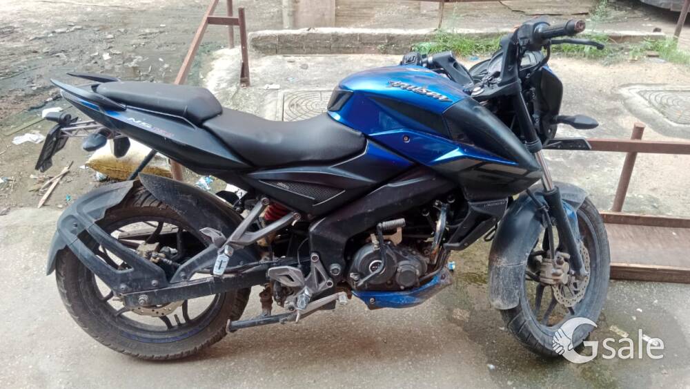 PULSAR NS 160