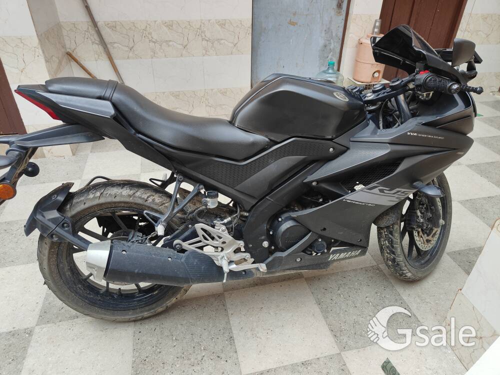 r15v3s bike 