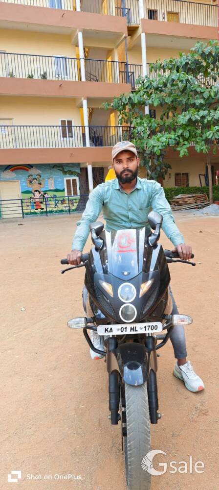 bajaj Pulsar 220f modle 2015 1st honer