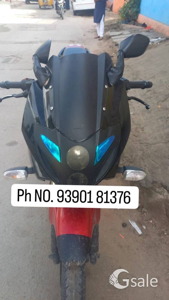 Bajaj Pulsar 220 F