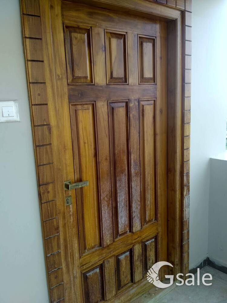 1051 sft and UDS 50 sqyards East and north corner flat for sale, Gated community 6 years old
