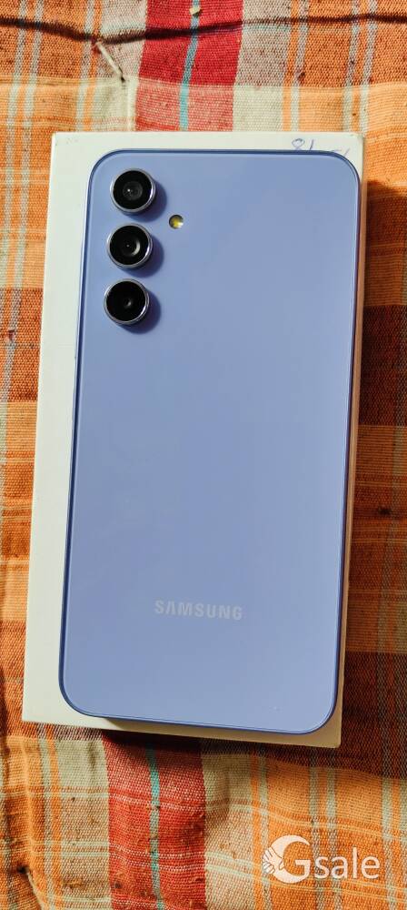 Samsung galaxy A54 5g 8gb ram 256gb room