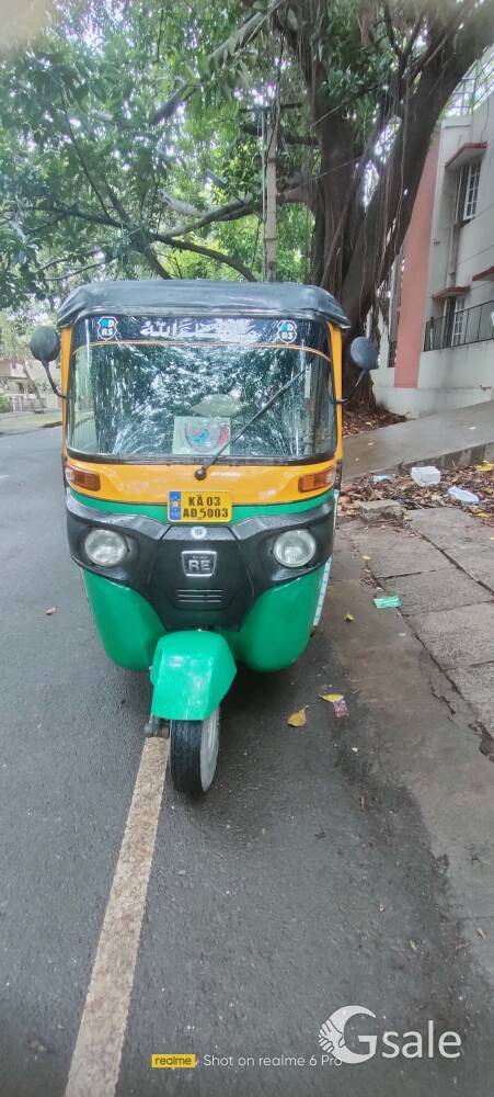 Bajaj re compact LPG, single owner ,transfer permit, all documents running, good condition .........