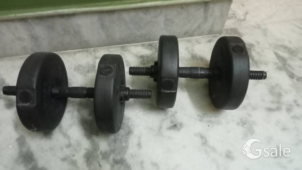 dumble 10 kg new condition 2 month used 4 price 