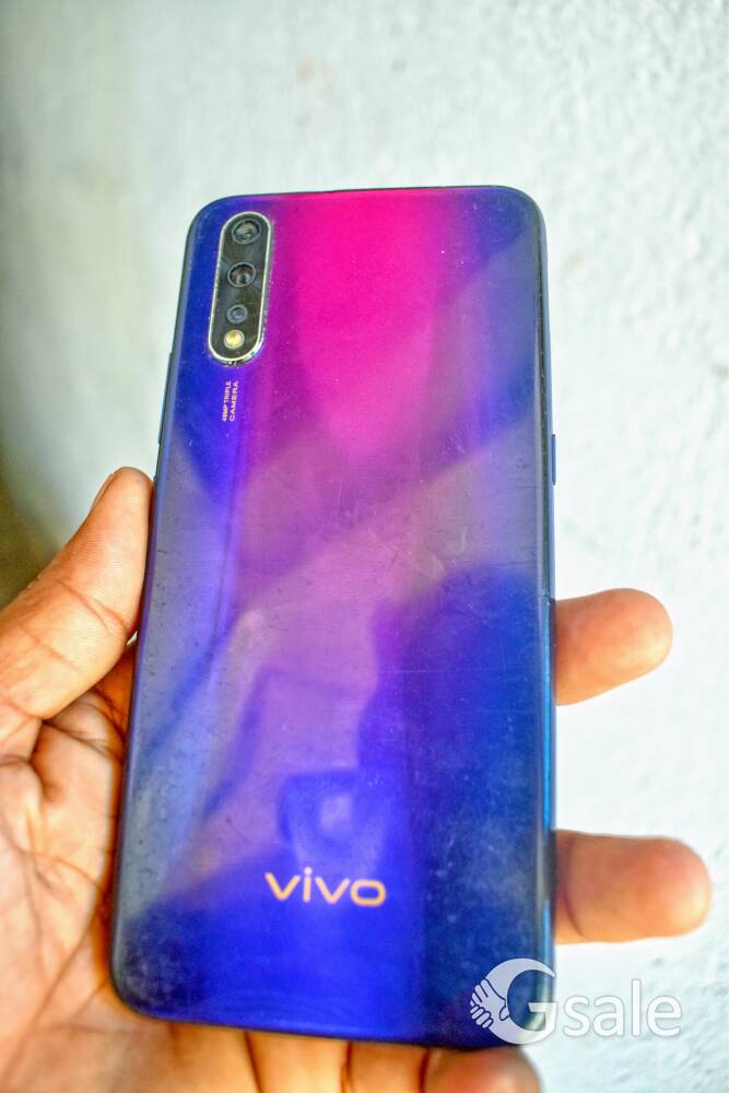 Vivo z1x gaming phone 6/64