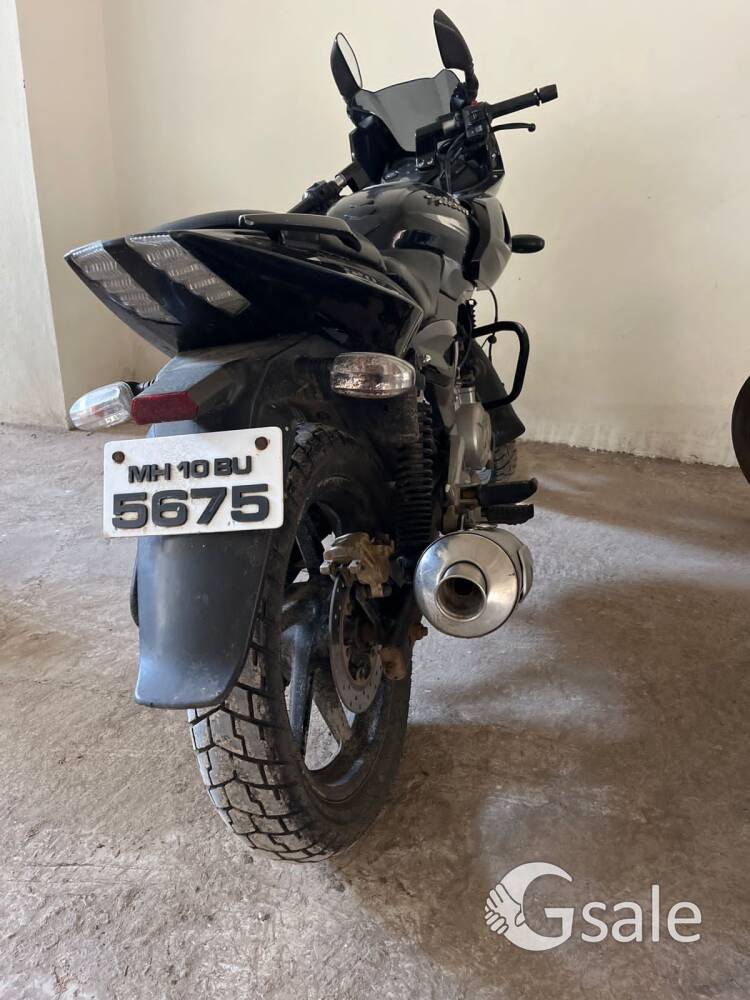 Bajaj Pulsar 220 model 2014 km 42580 price 30000