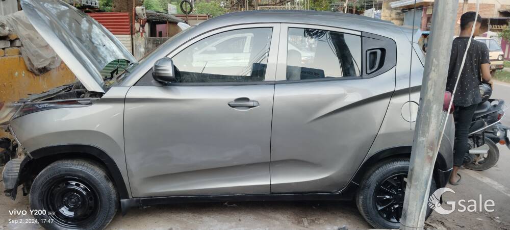 mahindra kuv100 