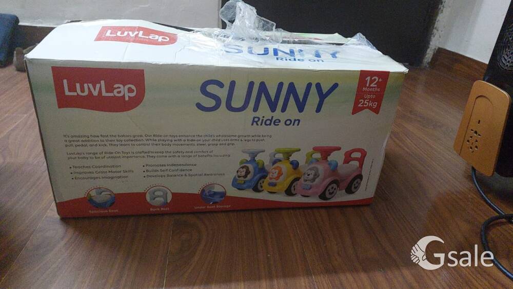 Luvlap Sunny Ride On Scooter, Brand New Not Even Assemble.