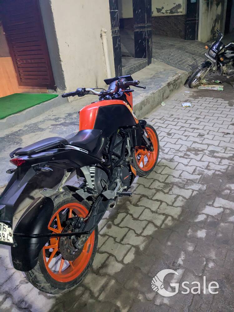 KTM DUKE 125