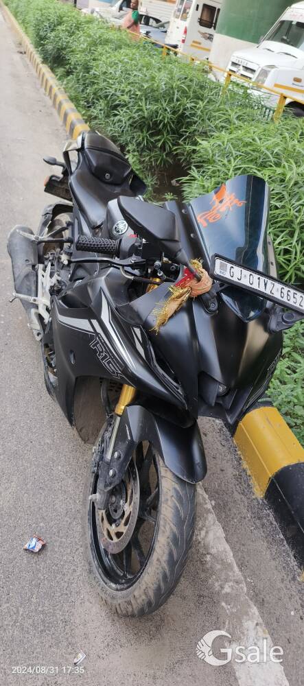 Yamaha R15 v4 