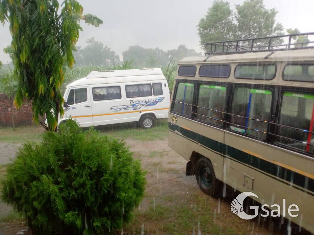 tampu traveller ac puch seater good condition 