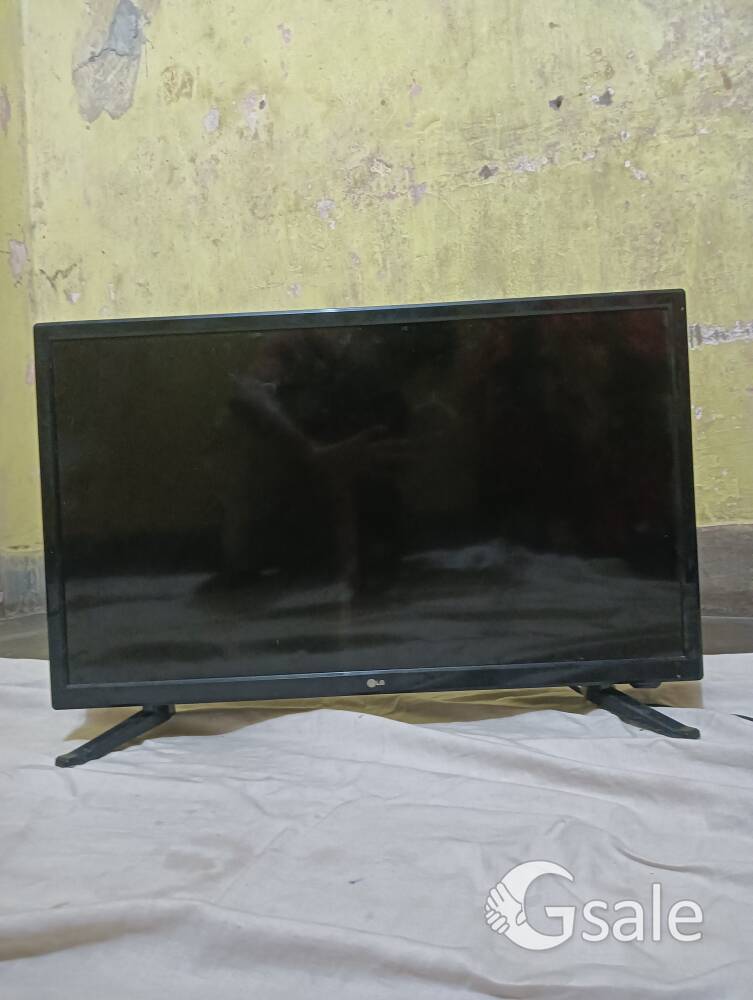 LG 24 inch led tv with remote 